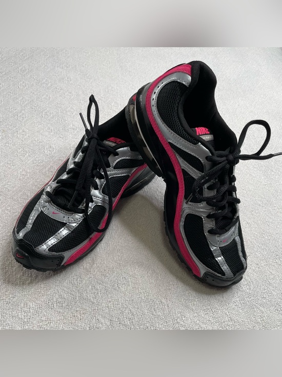Nike Shoes - Nike Women’s Black and Pink Running Sneakers~ Size 6.5 ~ Reax Run 5‎